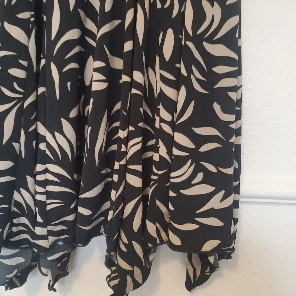 Chicos 3 Midi Skirt Leaves All Over Womens XL Black Assymetric Edges Chico's XL